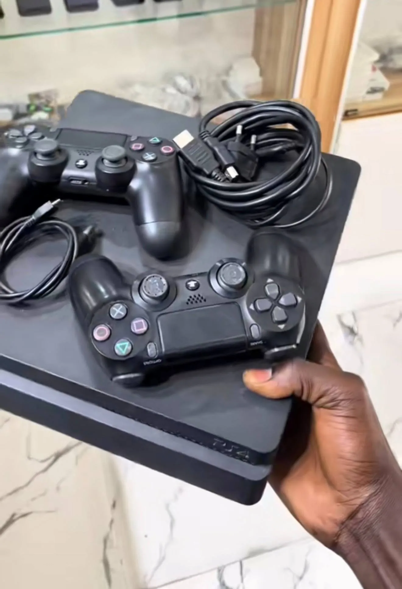 PS4 slim 1 terra